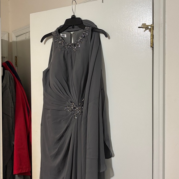 Chic Charcoal Wedding Dress with Floral Accents - Picture 2 of 2